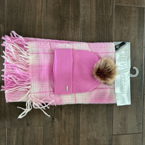 Steve Madden Pink Scarf and Hat with Playful Pom-Pom - Picture 1 of 1